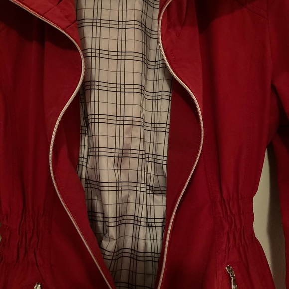 Lined Red Medium Weight Coat Size Large - Picture 3 of 4